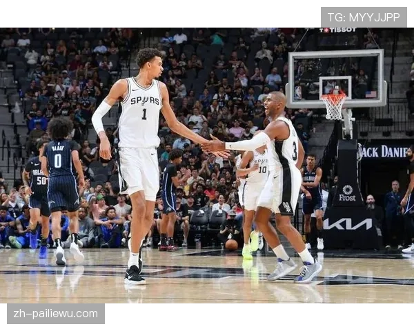 马刺队文班亚马护框威慑力足 全队协防补位意识有待提升